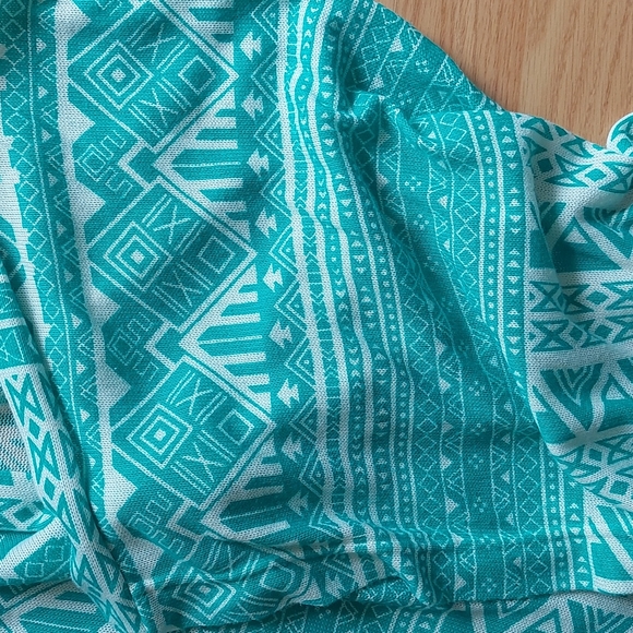 Ethnic print top - Picture 3 of 5